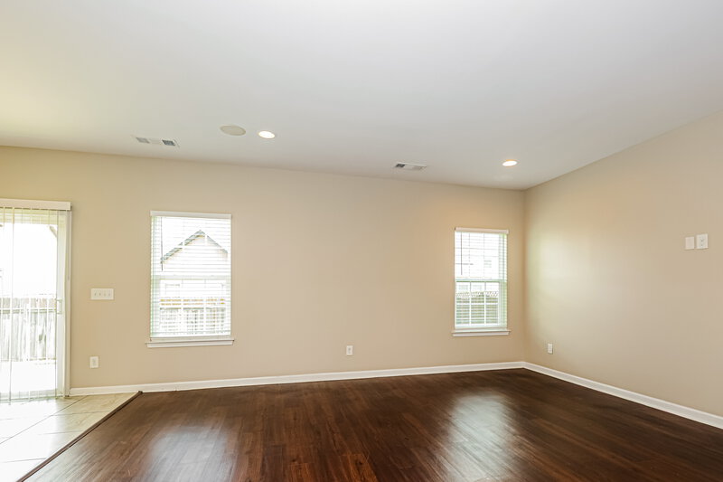 2,075/Mo, 2647 Apple Cross Ct Murfreesboro, TN 37127 Living Room View