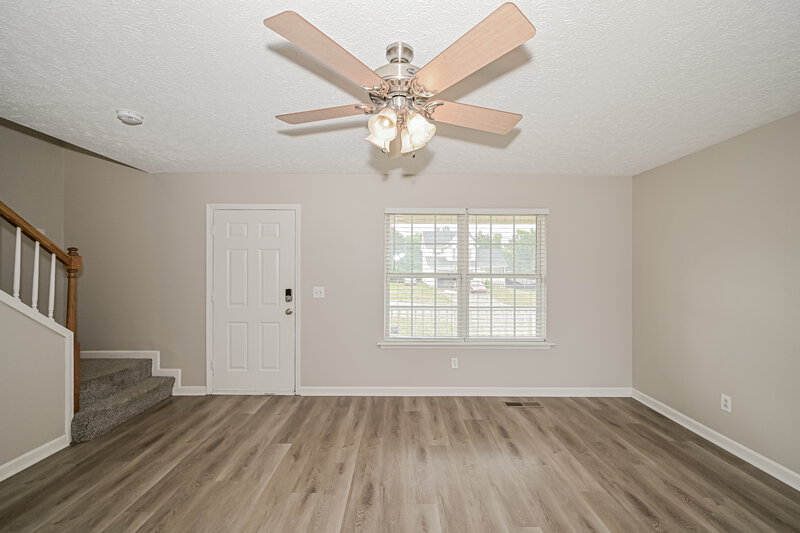 1,970/Mo, 1711 Luton Dr La Vergne, TN 37086 Living Room View 2