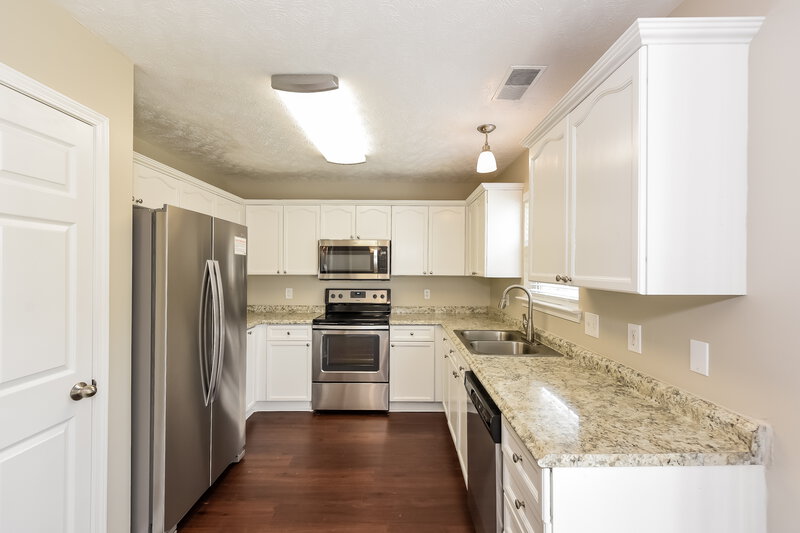 2,090/Mo, 3532 Mount View Ridge Dr Antioch, TN 37013 Kitchen View