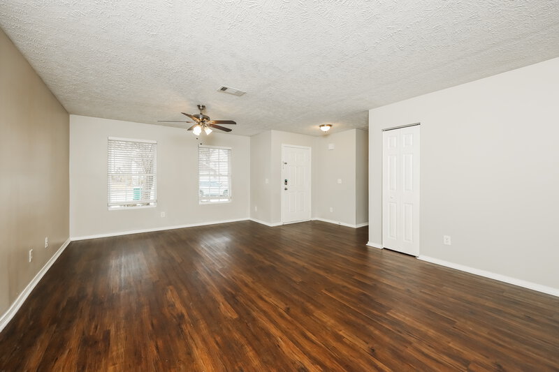 2,225/Mo, 5408 Skip Jack Dr Antioch, TN 37013 Living Room View 2