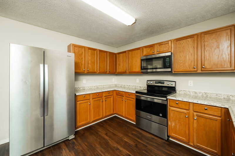2,225/Mo, 5408 Skip Jack Dr Antioch, TN 37013 Kitchen View 2
