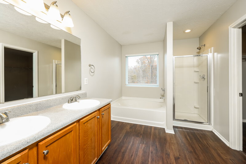 2,225/Mo, 5408 Skip Jack Dr Antioch, TN 37013 Main Bathroom View