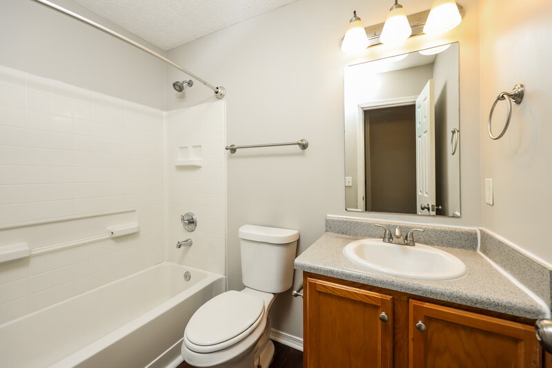 2,225/Mo, 5408 Skip Jack Dr Antioch, TN 37013 Bathroom View 2