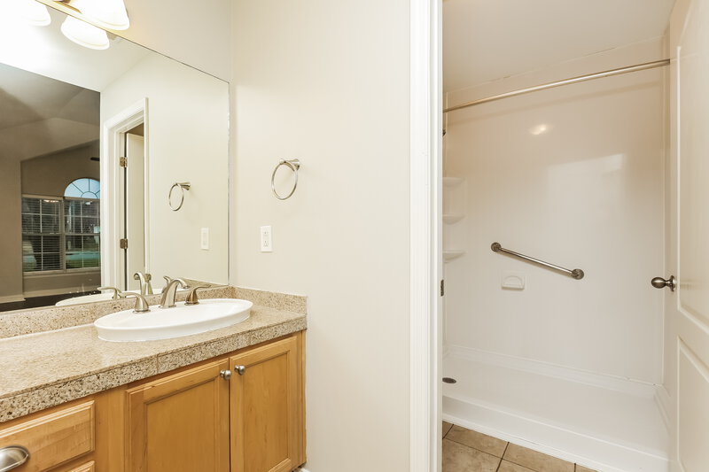 2,330/Mo, 2922 Churchill Ln Thompsons Station, TN 37179 Main Bathroom View