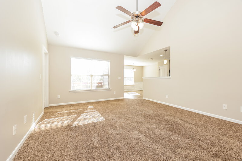 1,920/Mo, 2109 Longhunter Chase Dr Spring Hill, TN 37174 Living Room View 2