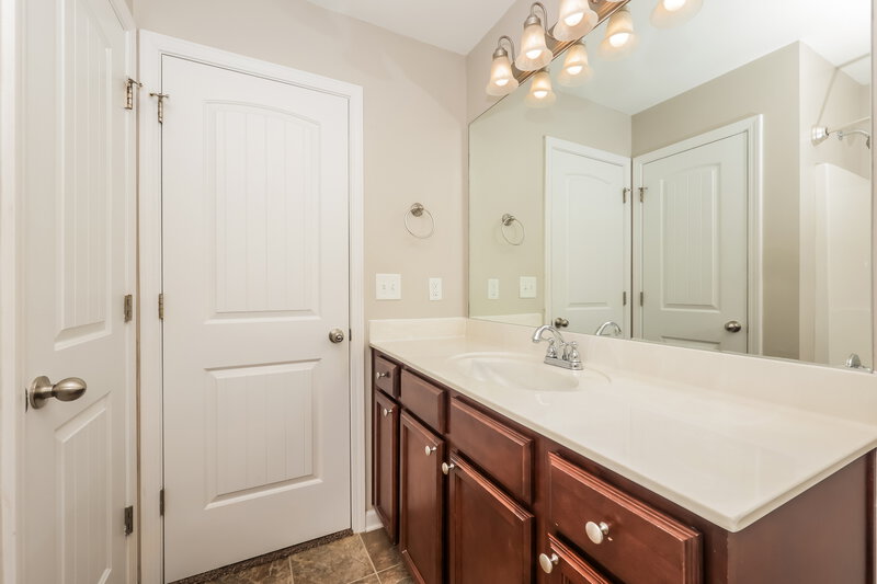 1,920/Mo, 2109 Longhunter Chase Dr Spring Hill, TN 37174 Main Bathroom View 2