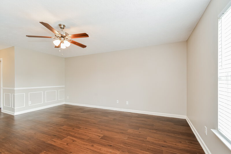 2,180/Mo, 132 Berele Shepsele Ln La Vergne, TN 37086 Living Room View 2