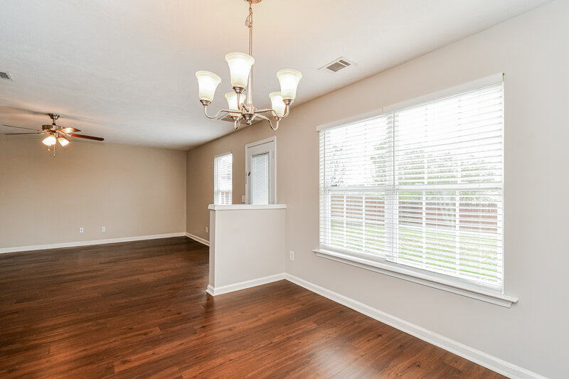 2,180/Mo, 132 Berele Shepsele Ln La Vergne, TN 37086 Dining Room View