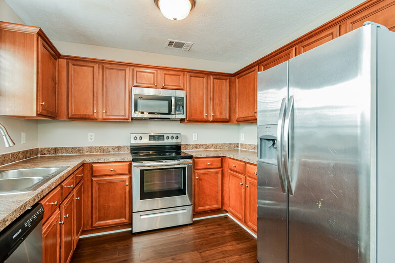 2,180/Mo, 132 Berele Shepsele Ln La Vergne, TN 37086 Kitchen View 2