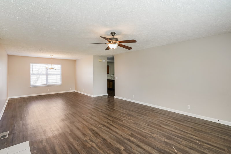 2,105/Mo, 1244 Saint Andrews Dr Murfreesboro, TN 37128 Living Room View 2