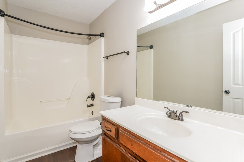 2,105/Mo, 1244 Saint Andrews Dr Murfreesboro, TN 37128 Bathroom View