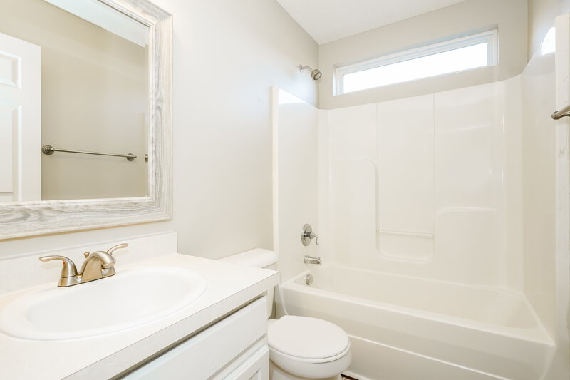 2,175/Mo, 305 Stewart Springs Dr Smyrna, TN 37167 Bathroom View