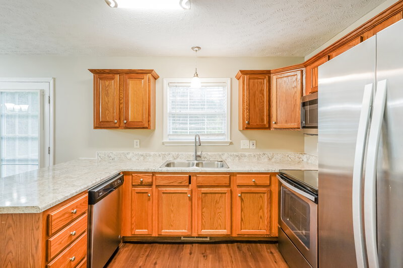 2,295/Mo, 208 Painter Dr Antioch, TN 37013 Kitchen View 2