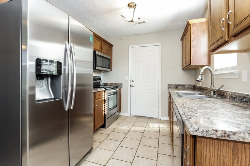1,860/Mo, 188 Bradford Cir Hendersonville, TN 37075 Kitchen View