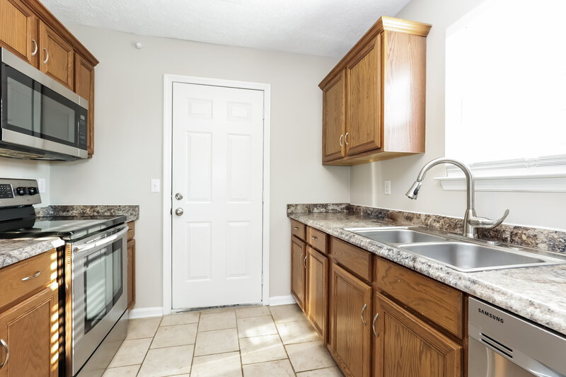 1,860/Mo, 188 Bradford Cir Hendersonville, TN 37075 Kitchen View 3