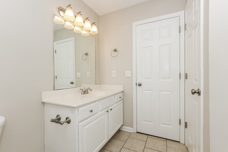 1,860/Mo, 188 Bradford Cir Hendersonville, TN 37075 Main Bathroom View