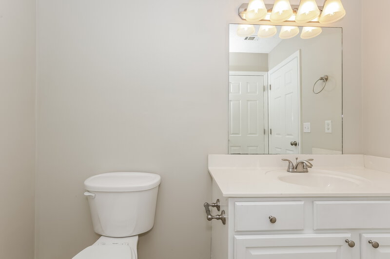 1,860/Mo, 188 Bradford Cir Hendersonville, TN 37075 Main Bathroom View 2
