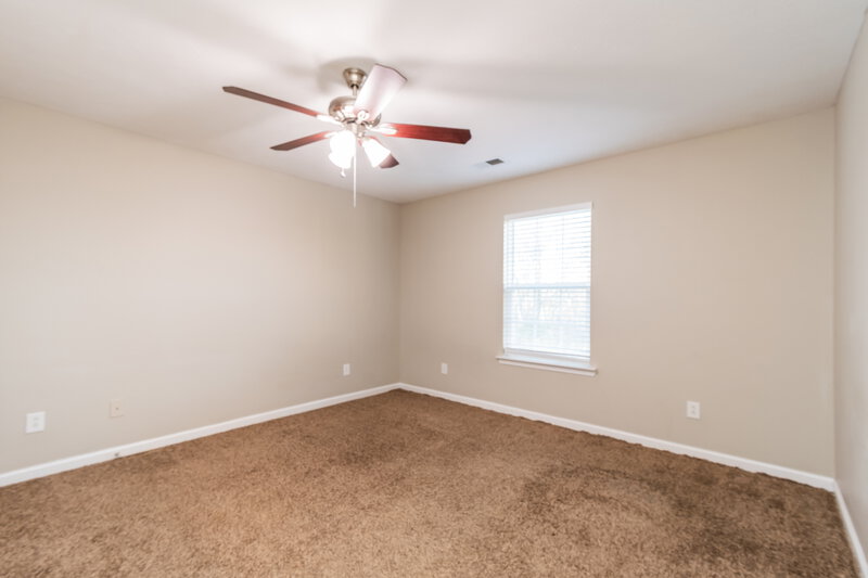 2,295/Mo, 159 Lyndhurst Dr La Vergne, TN 37086 Main Bedroom View 2