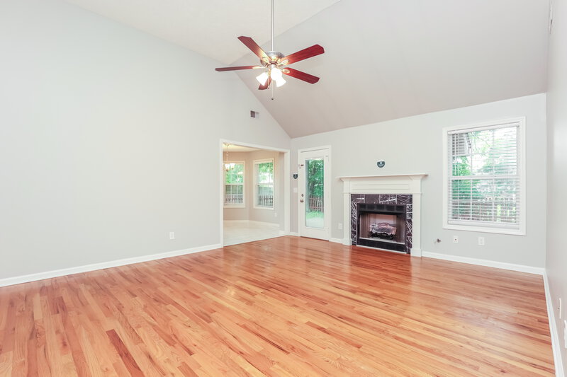 2,195/Mo, 7004 Bridgewater Dr Smyrna, TN 37167 Living Room View 2