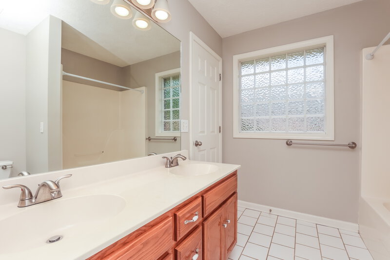 2,195/Mo, 7004 Bridgewater Dr Smyrna, TN 37167 Main Bathroom View