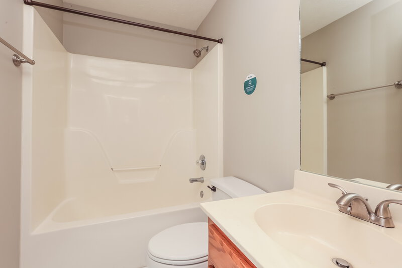 2,195/Mo, 7004 Bridgewater Dr Smyrna, TN 37167 Bathroom View