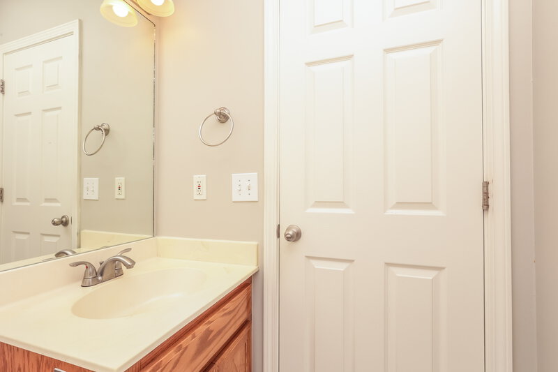 2,195/Mo, 7004 Bridgewater Dr Smyrna, TN 37167 Bathroom View 2