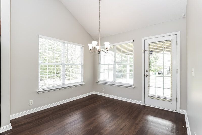 2,190/Mo, 153 Mary Joe Martin Dr La Vergne, TN 37086 Dining Room View