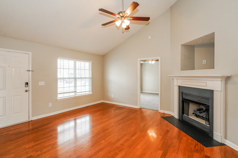2,060/Mo, 900 Pebble Beach Cir Mt Juliet, TN 37122 Living Room View 2