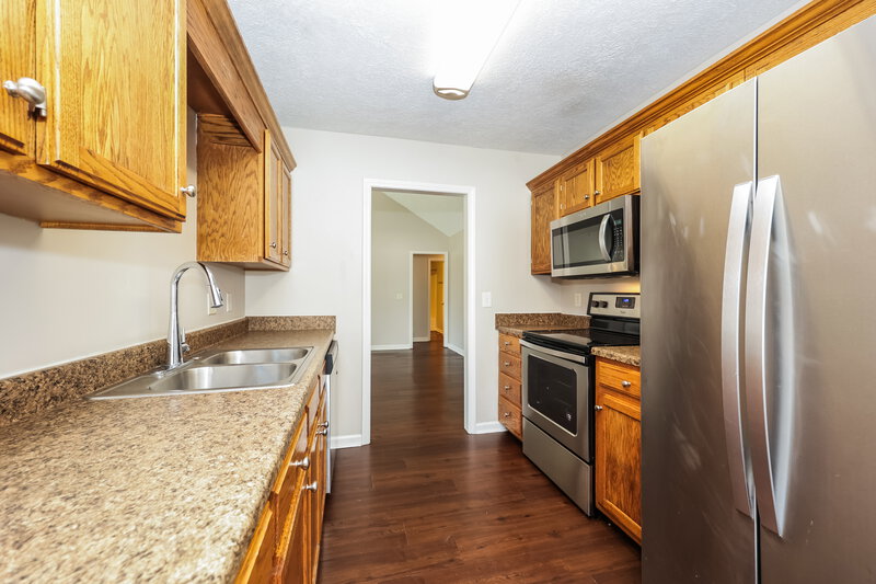 1,825/Mo, 1204 Red Oak Ct Murfreesboro, TN 37130 Kitchen View 2