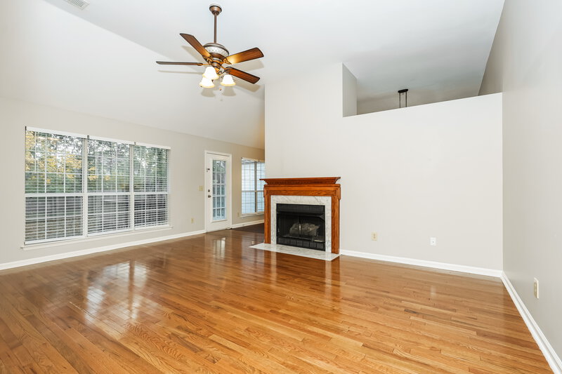 2,140/Mo, 4413 Benchmark Dr Antioch, TN 37013 Living Room View 2