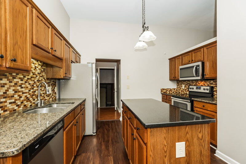 2,140/Mo, 4413 Benchmark Dr Antioch, TN 37013 Kitchen View