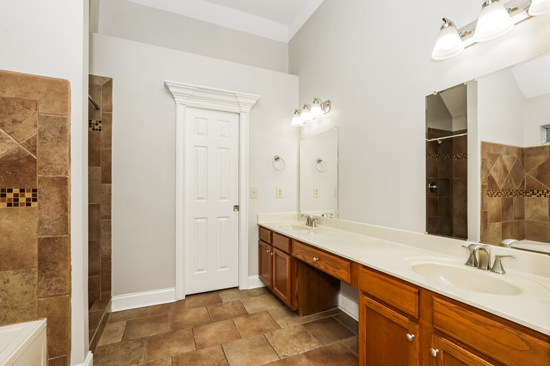 2,140/Mo, 4413 Benchmark Dr Antioch, TN 37013 Main Bathroom View 2