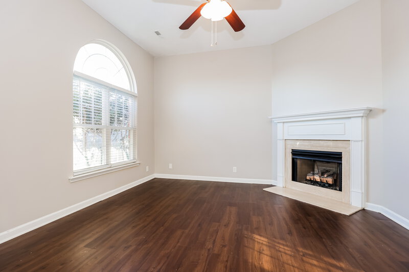 2,010/Mo, 1208 Newlodge Ct Antioch, TN 37013 Living Room View 2