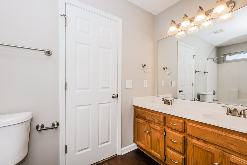 2,010/Mo, 1208 Newlodge Ct Antioch, TN 37013 Main Bathroom View