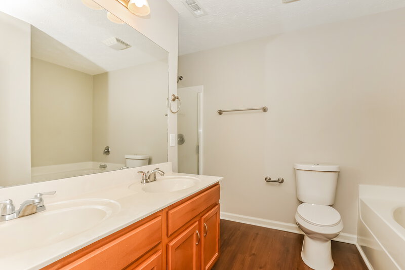 3,050/Mo, 179 Sophie Dr Antioch, TN 37013 Main Bathroom View