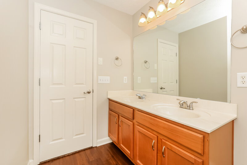3,050/Mo, 179 Sophie Dr Antioch, TN 37013 Bathroom View