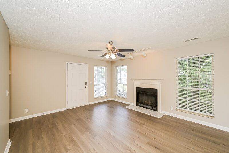 2,330/Mo, 3505 Glenfalls Dr Hermitage, TN 37076 Living Room View 2