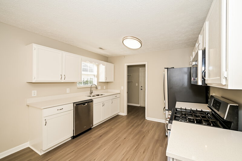 2,330/Mo, 3505 Glenfalls Dr Hermitage, TN 37076 Kitchen View 2