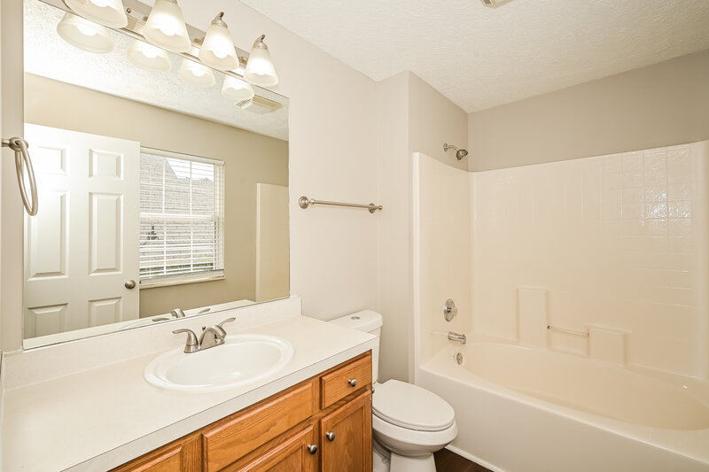 2,330/Mo, 3505 Glenfalls Dr Hermitage, TN 37076 Main Bathroom View