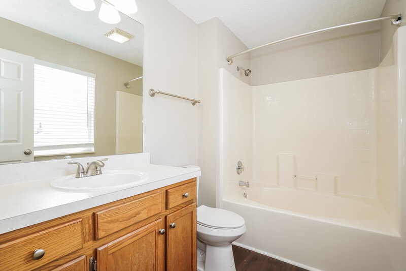 2,335/Mo, 3505 Glenfalls Dr Hermitage, TN 37076 Main Bathroom View