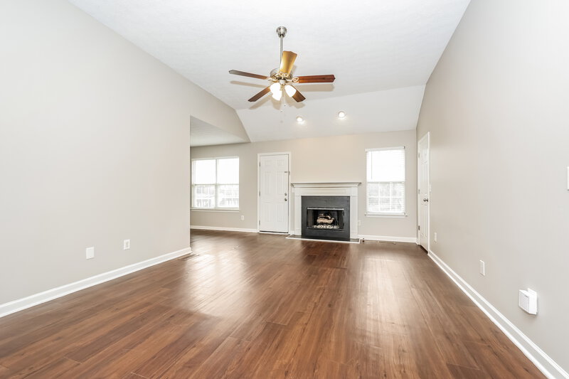 2,560/Mo, 1802 N Bonham Ct Old Hickory, TN 37138 Living Room View