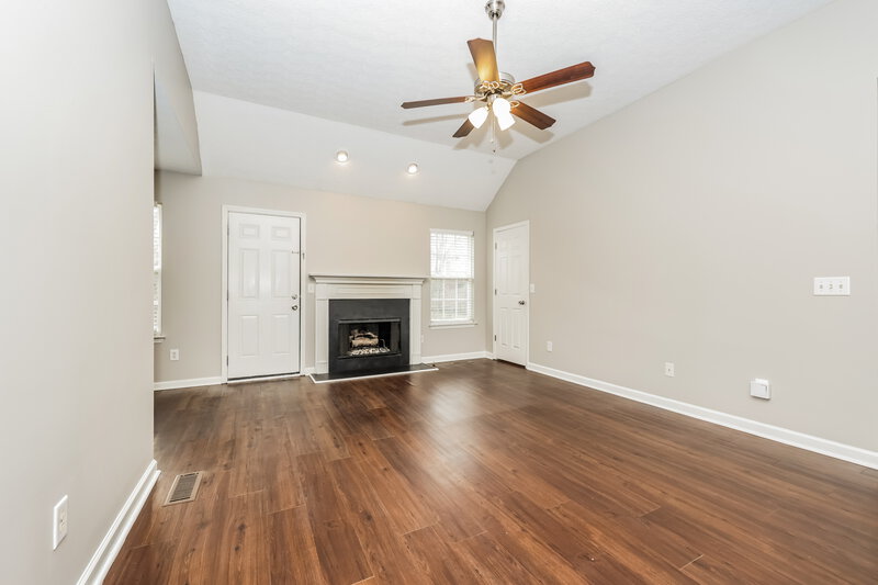 2,560/Mo, 1802 N Bonham Ct Old Hickory, TN 37138 Living Room View 2