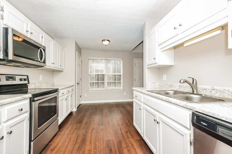 2,560/Mo, 1802 N Bonham Ct Old Hickory, TN 37138 Kitchen View