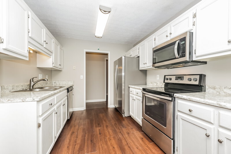 2,560/Mo, 1802 N Bonham Ct Old Hickory, TN 37138 Kitchen View 2