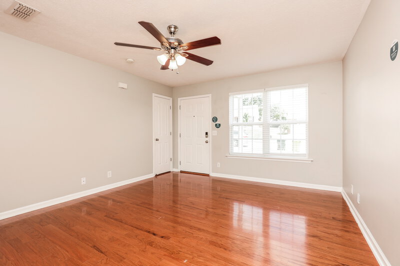 1,900/Mo, 8628 Lawson Dr Antioch, TN 37013 Living Room View 2