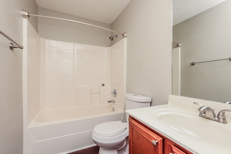 1,900/Mo, 8628 Lawson Dr Antioch, TN 37013 Main Bathroom View