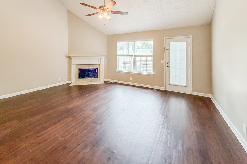 2,515/Mo, 2816 Windcrest Trl Antioch, TN 37013 Living Room View