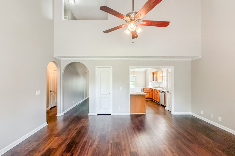 2,515/Mo, 2816 Windcrest Trl Antioch, TN 37013 Living Room View 2