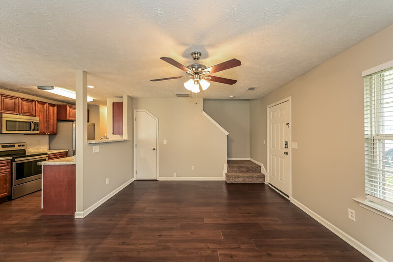 2,030/Mo, 1065 Tammy Sue Ln La Vergne, TN 37086 Living Room View 2