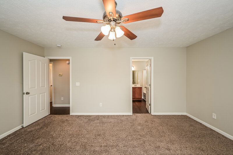 2,030/Mo, 1065 Tammy Sue Ln La Vergne, TN 37086 Main Bedroom View 2